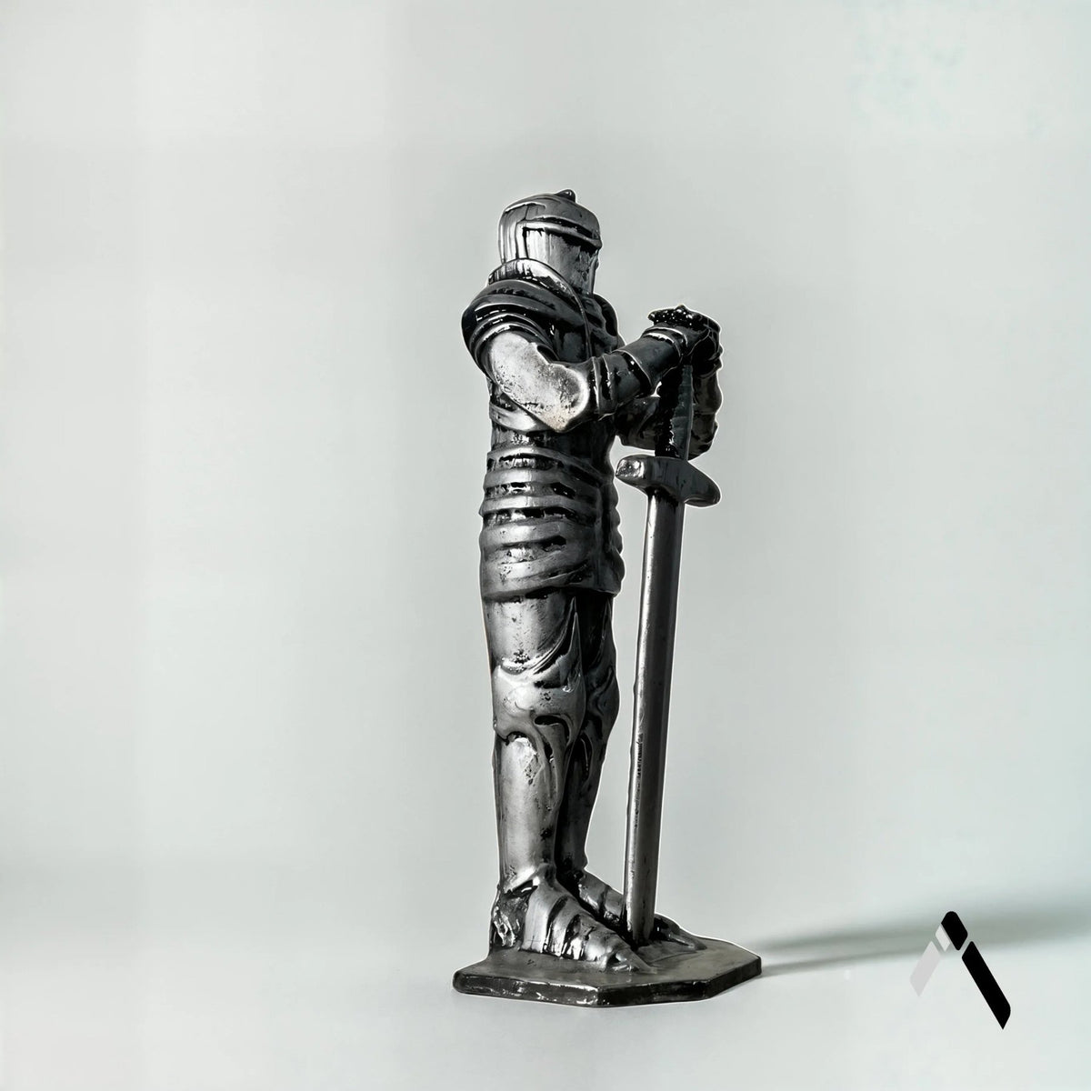 Roman Knight Armor Full Figure Statue Black Silver Sword | Archadia