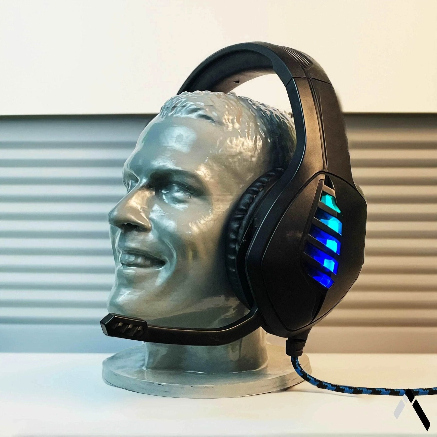 Ronaldo Head Headphone Stand Chrome Silver — Gaming Sport Collectible India | Archadia Decors