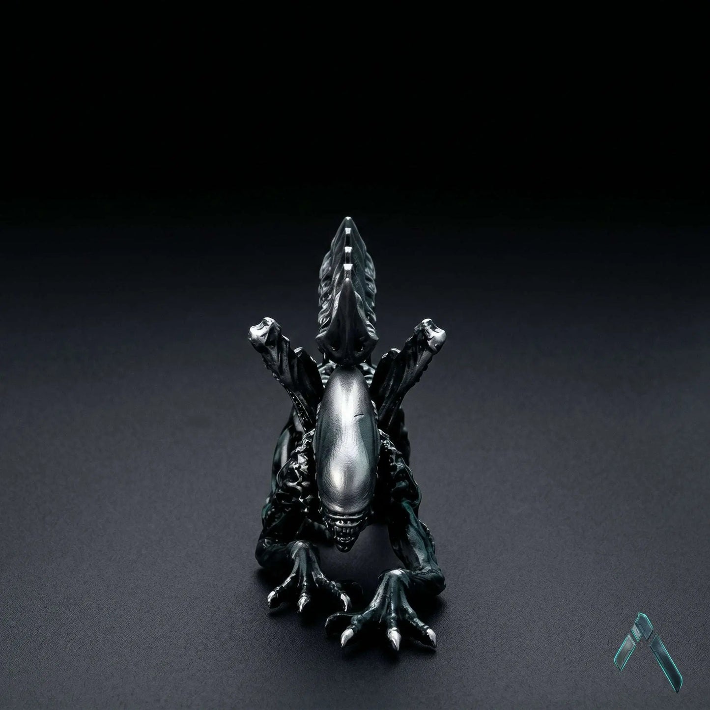 Xenomorph Queen Stalking Pose Figurine | Gunmetal Grey Resin | Alien Collectible India